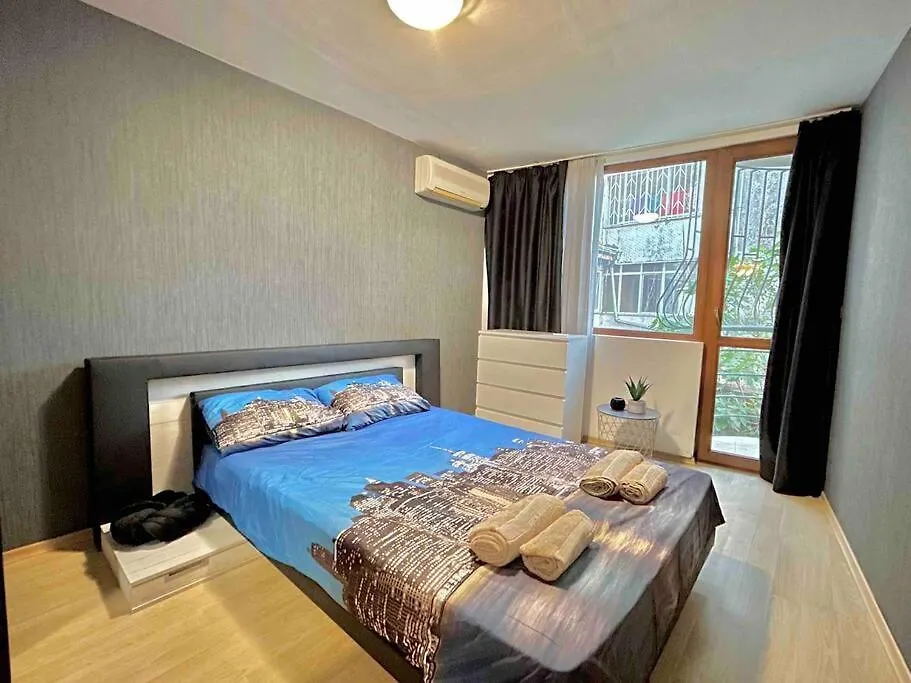 By The Sea Apartment Varna